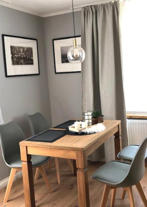 Gemuetliches Einfamilienhaus In Gera Mit 3 Schlafzimmern Mit Garten Und Parkplatz Ngoại thất bức ảnh